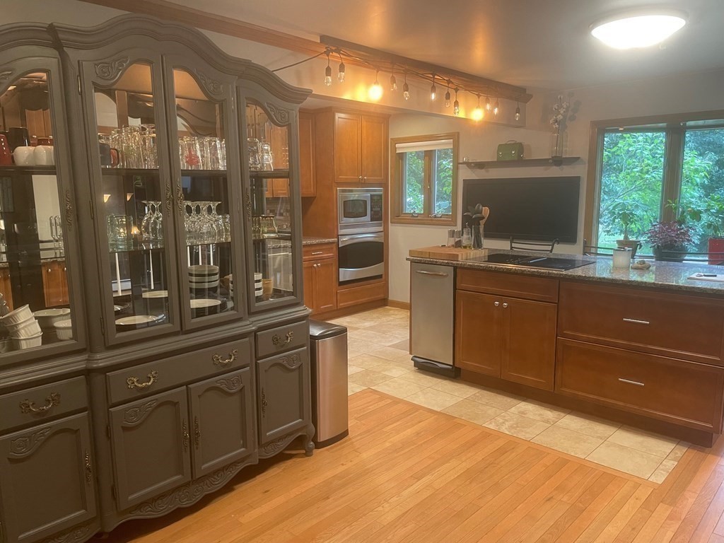 83 Thomas Road Montgomery, MA 01050 - Photo 19 of 42