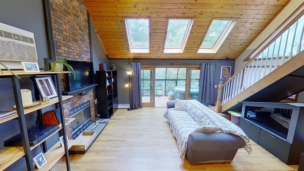 83 Thomas Road Montgomery, MA 01050 - Photo 10 of 42
