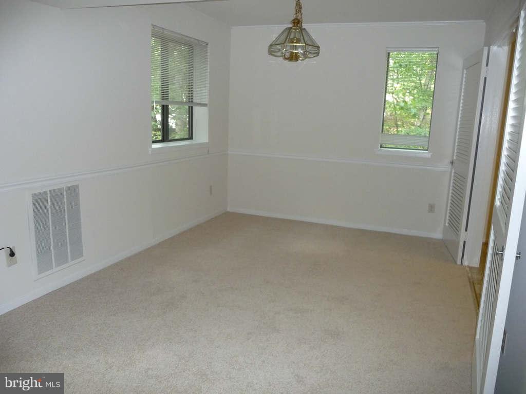 1656 Parkcrest Circle, Unit 201 Reston, VA 20190 - Photo 3 of 13 Dining Room