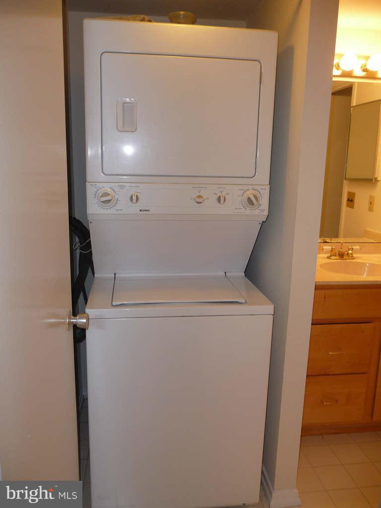 1656 Parkcrest Circle, Unit 201 Reston, VA 20190 - Photo 8 of 13 Interior (General)