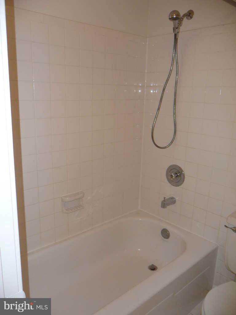 1656 Parkcrest Circle, Unit 201 Reston, VA 20190 - Photo 10 of 13 Bath