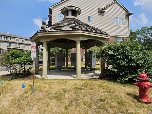 $1,950 | 1493 Silverbrook Ridge Drive, Walled Lake, MI 48390