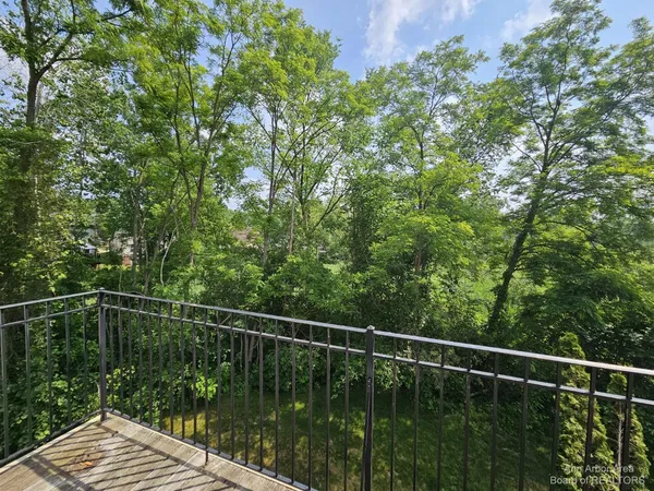 $1,950 | 1493 Silverbrook Ridge Drive, Walled Lake, MI 48390