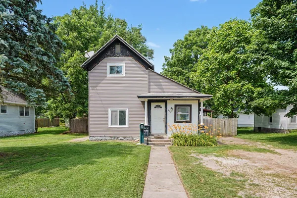 $139,900 | 421 East Division Street, Dowagiac, MI 49047