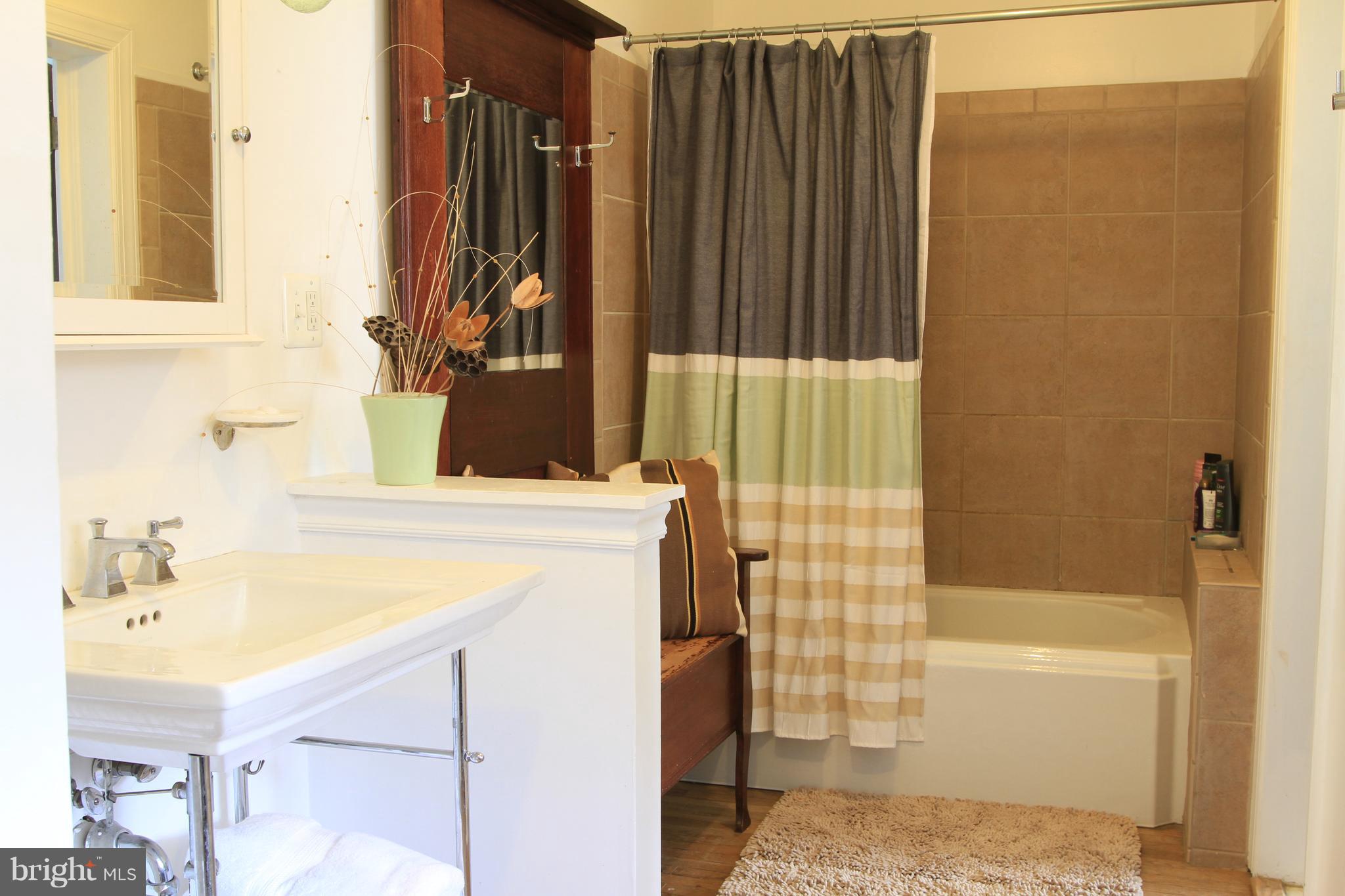 204 Cedarcroft Road Baltimore, MD 21212 - Photo 28 of 39 Bathroom 3