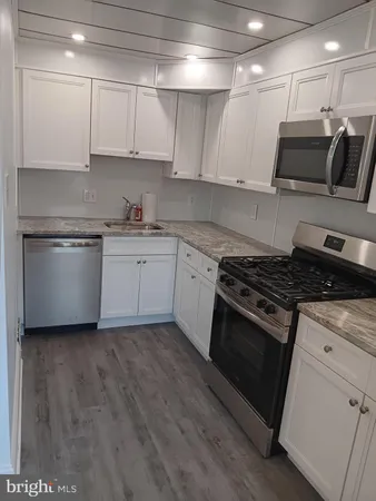 $1,950 | 4 Academy Avenue, Glenolden, PA 19036