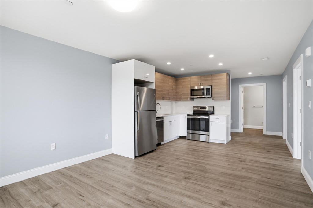 632 Centre Street, Unit 306 Boston, MA 02130 - Photo 1 of 16