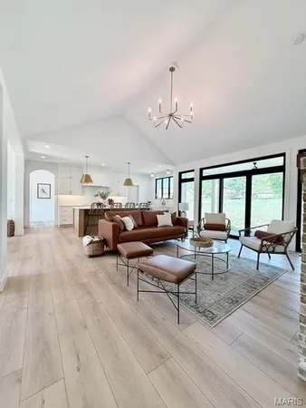 $839,900 | 169 Gall Road, Columbia, IL 62236