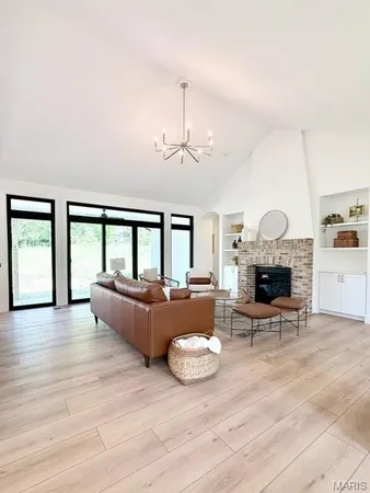 $839,900 | 169 Gall Road, Columbia, IL 62236