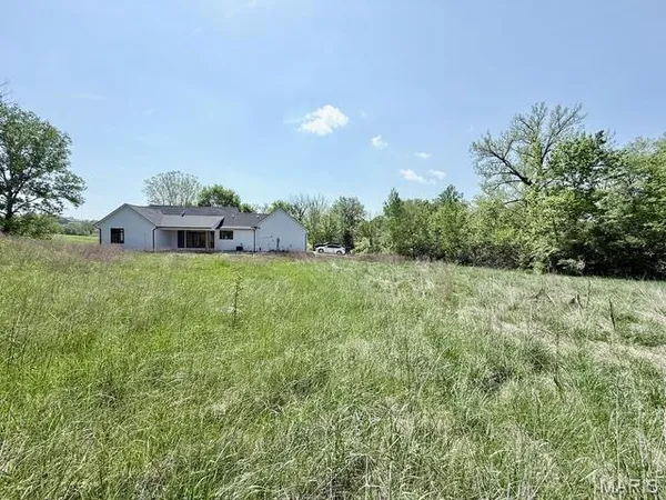 $839,900 | 169 Gall Road, Columbia, IL 62236