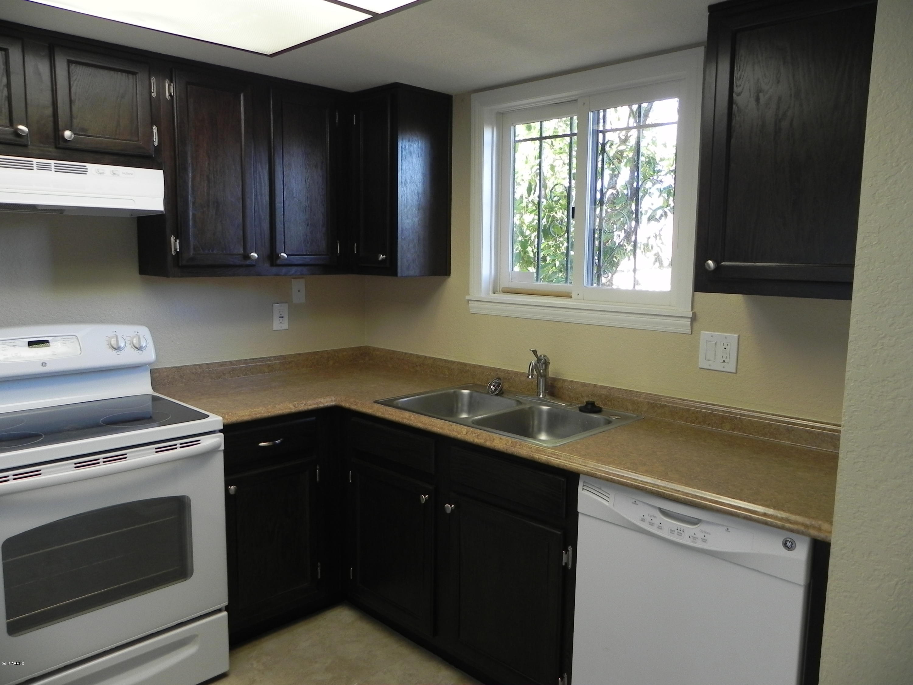 1402 East Osborn Road, Unit 18 Phoenix, AZ 85014 - Photo 3 of 11 03 Kitchen 02