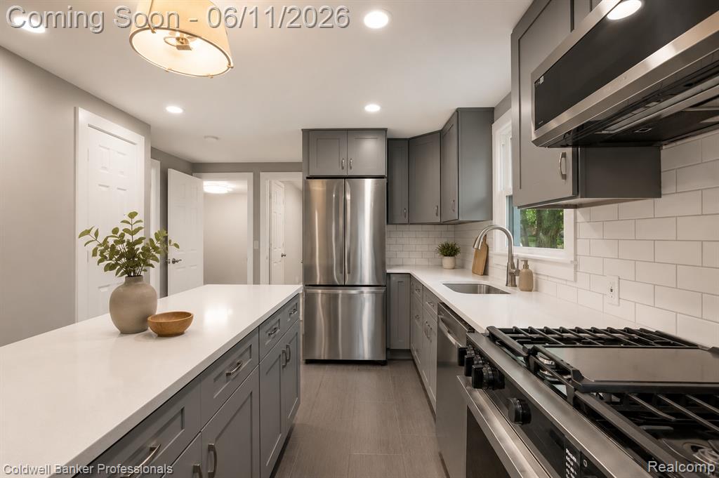 76107 Van Dyke Road Romeo, MI 48065 - Photo 10 of 42