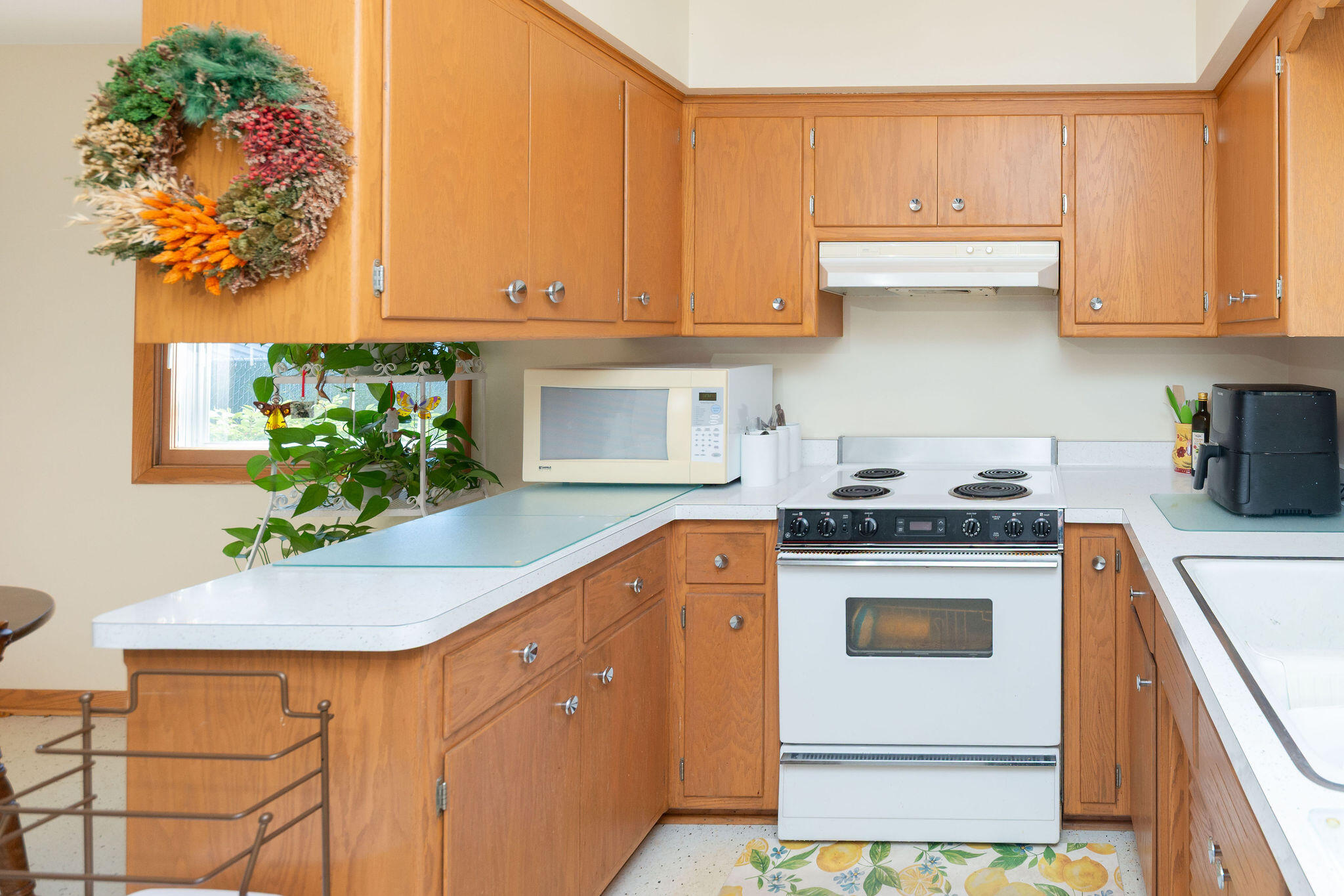 4928 North 89th Street Milwaukee, WI 53225 - Photo 11 of 44 Cathy4928N89th-43