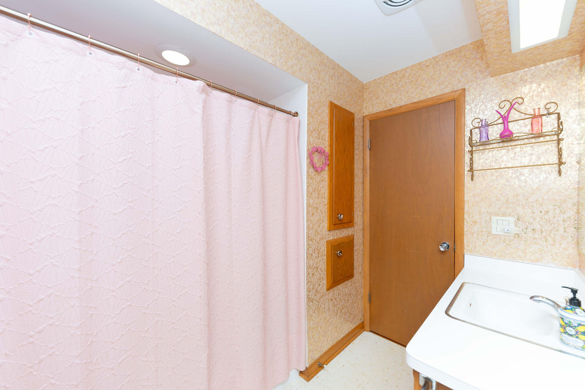 4928 North 89th Street Milwaukee, WI 53225 - Photo 18 of 44 Cathy4928N89th-24