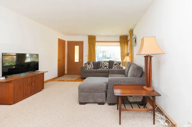 $260,000 | 4928 North 89th Street, Milwaukee, WI 53225