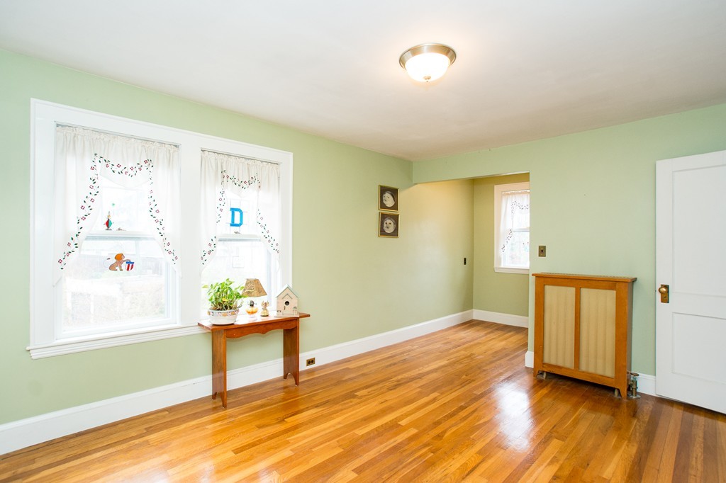 34 Willoughby Road Milton, MA 02186 - Photo 17 of 25