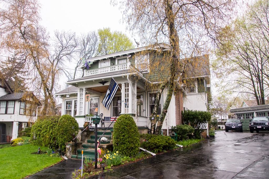 34 Willoughby Road Milton, MA 02186 - Photo 3 of 25