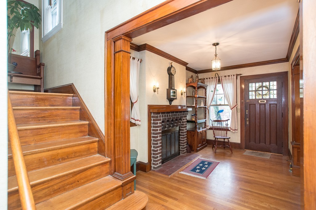 34 Willoughby Road Milton, MA 02186 - Photo 5 of 25