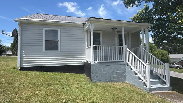 $1,100 | 1001 6th Street, Radford, VA 24141