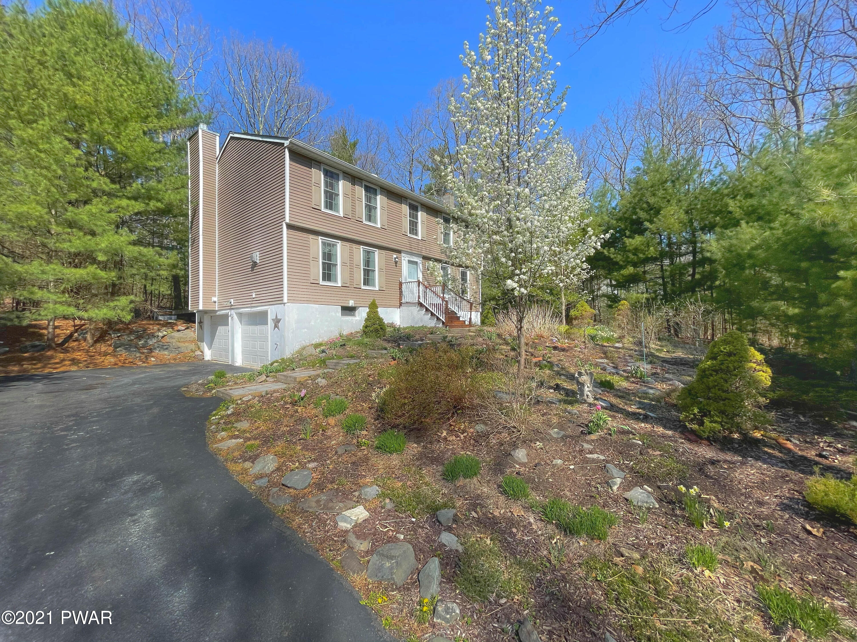 144 Meadow Ridge Acres Road Milford, PA 18337 - Photo 4 of 34 05