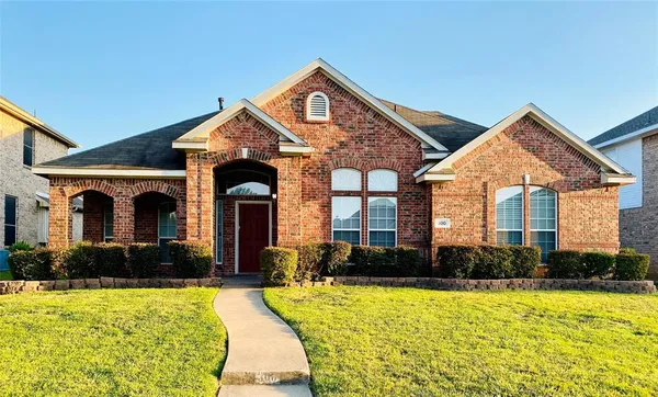 $2,795 | 300 Rain Tree Drive, Sunnyvale, TX 75182