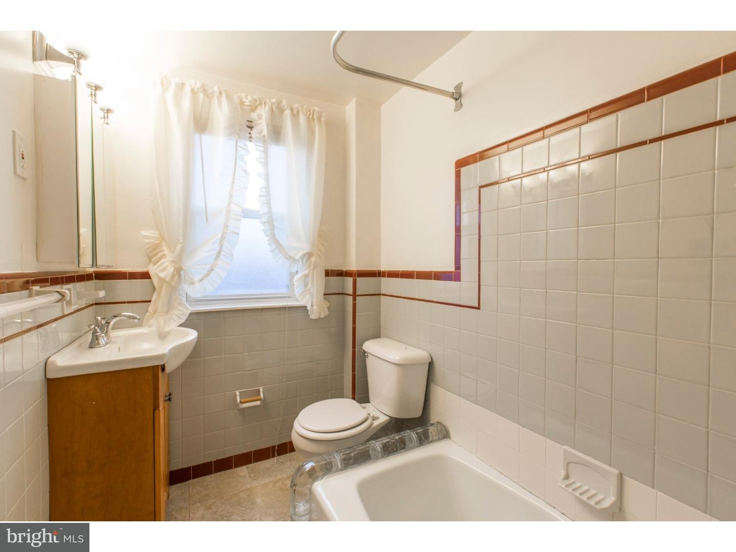 8100 Temple Road Philadelphia, PA 19150 - Photo 13 of 17 Bathroom