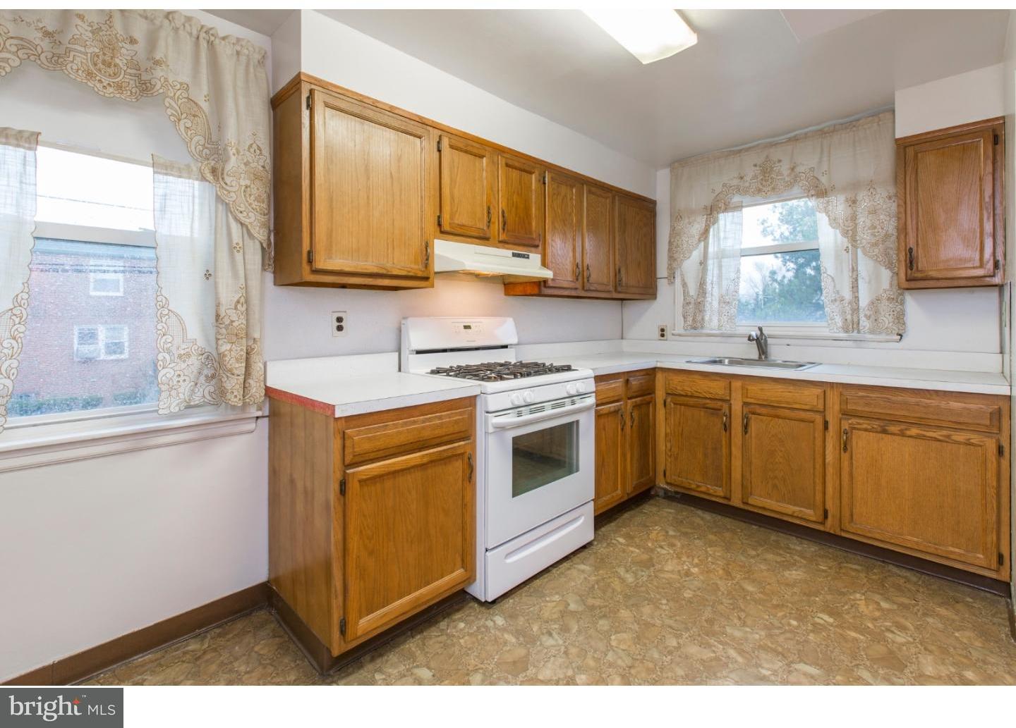 8100 Temple Road Philadelphia, PA 19150 - Photo 8 of 17 Kitchen