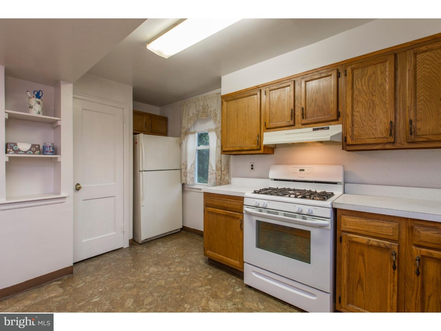 8100 Temple Road Philadelphia, PA 19150 - Photo 9 of 17 Kitchen