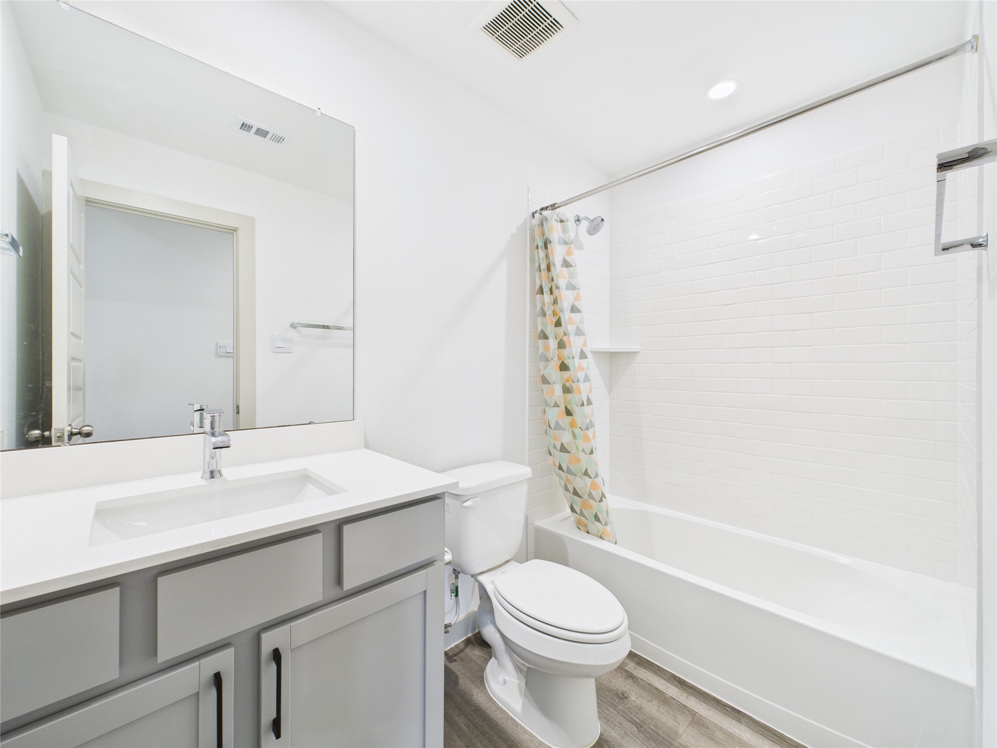 1127 Curly Angora Court Rosharon, TX 77583 - Photo 18 of 26 Bathroom 2