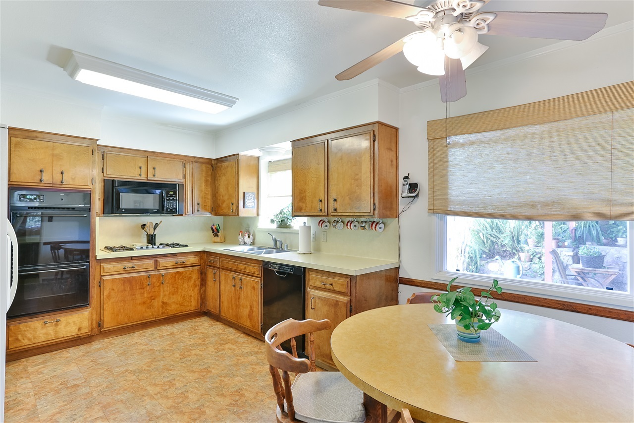 10176 Madrid Way Spring Valley, CA 91977 - Photo 5 of 25