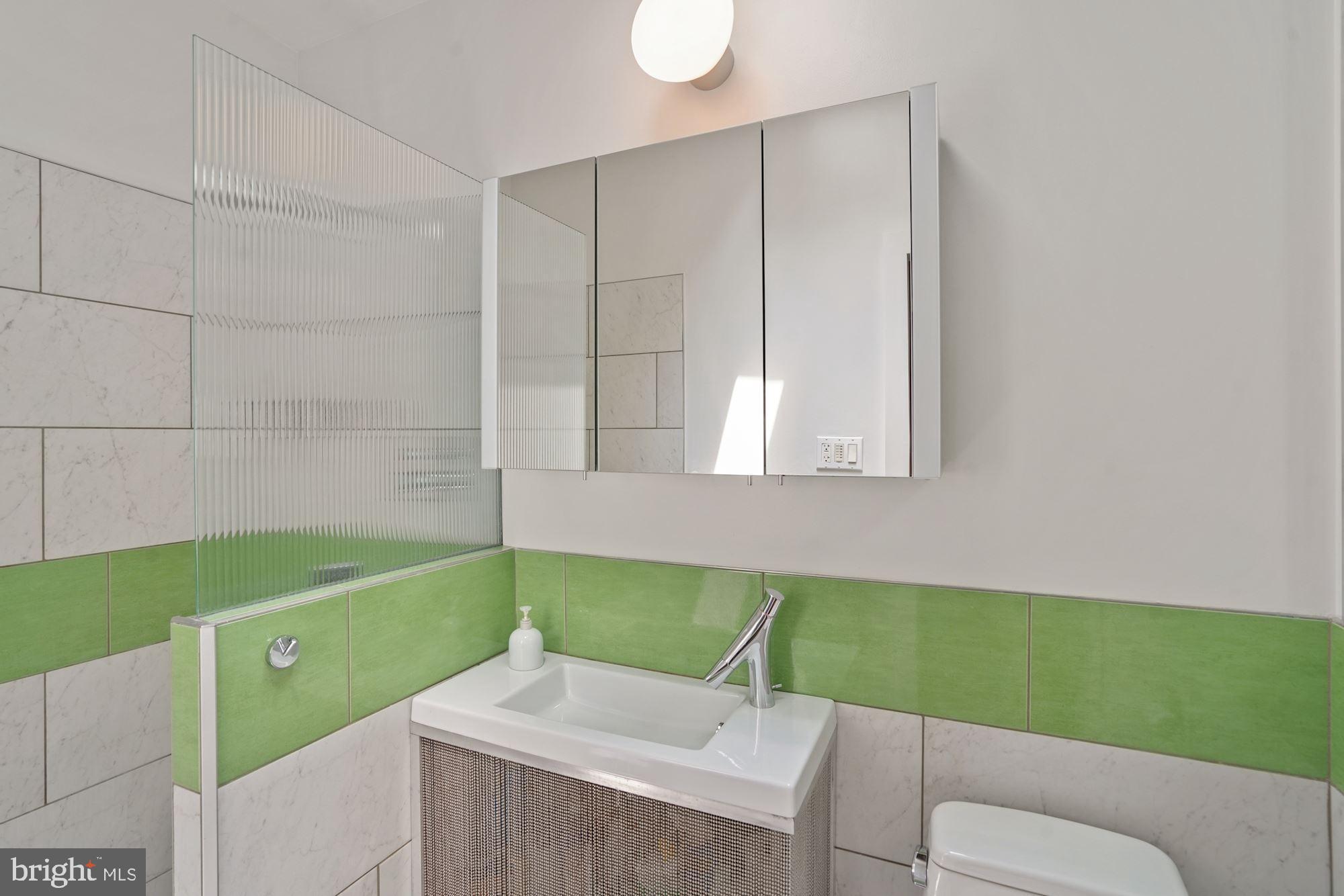 2109 Paul Spring Road Alexandria, VA 22307 - Photo 45 of 74 En suite full bath