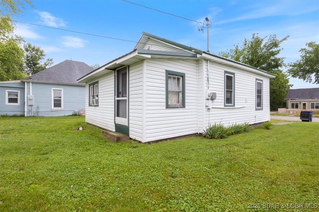 413 East 3rd Street Eldon, MO 65026 - Photo 2 of 25