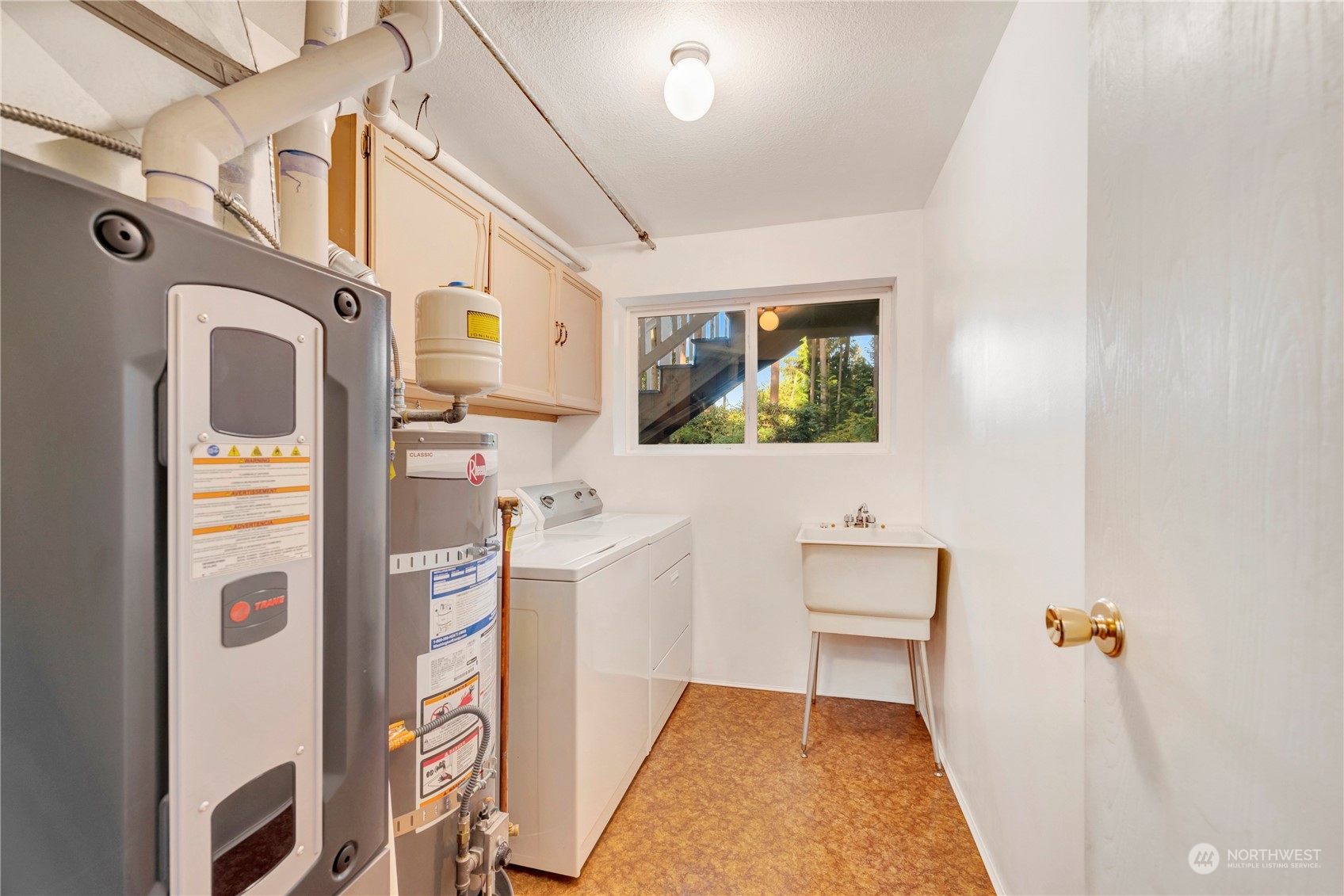22215 49th Avenue Southeast Bothell, WA 98021 - Photo 22 of 35 a utility room with dryer and washer