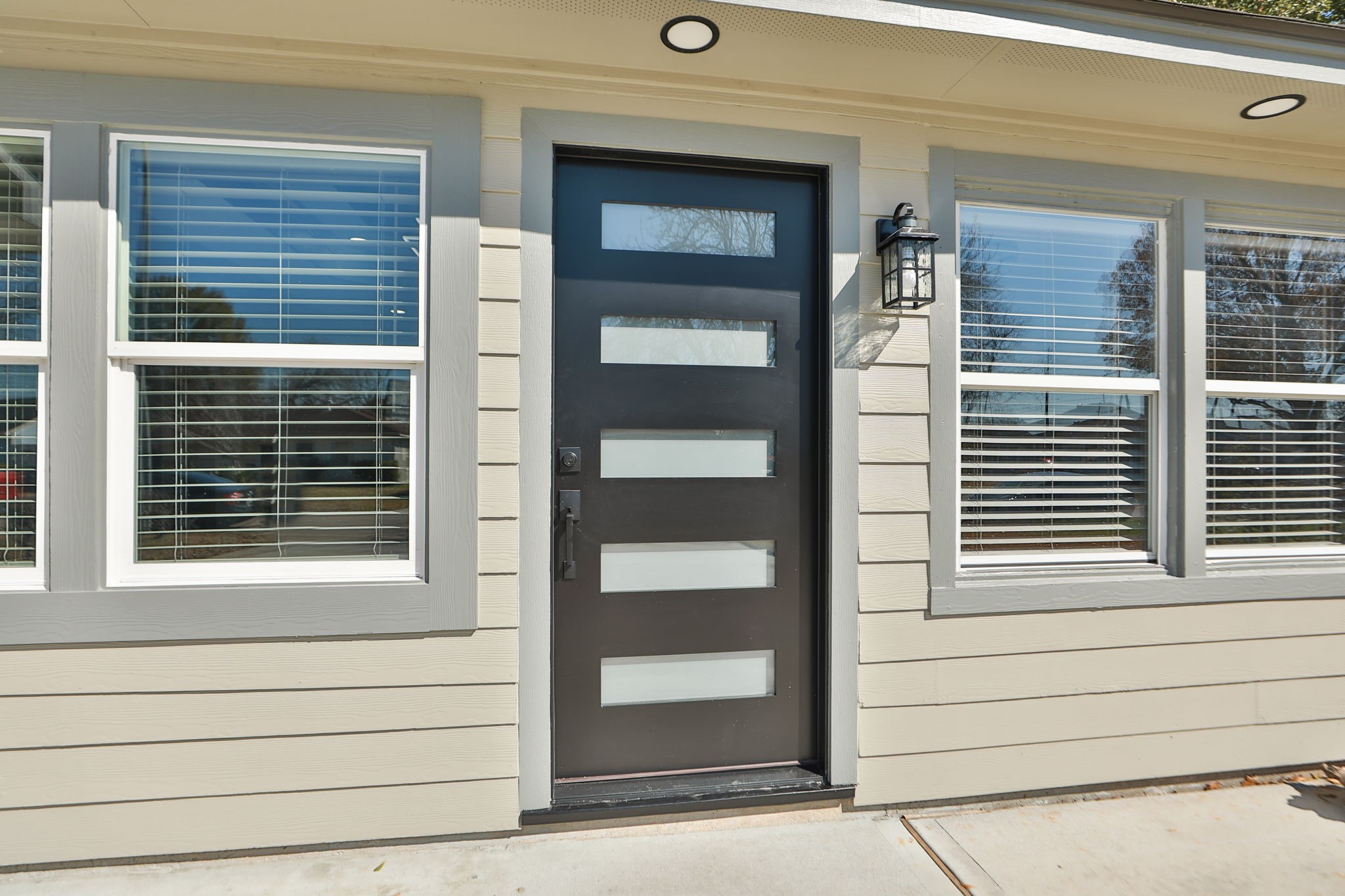 4047 Juliet Street Houston, TX 77087 - Photo 4 of 38 a view of a door of a house