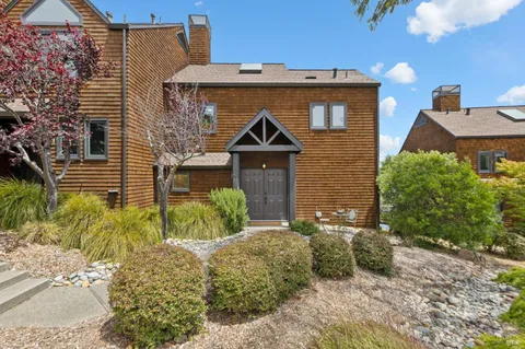 $1,300,000 | 220 Donahue Street, Sausalito, CA 94965