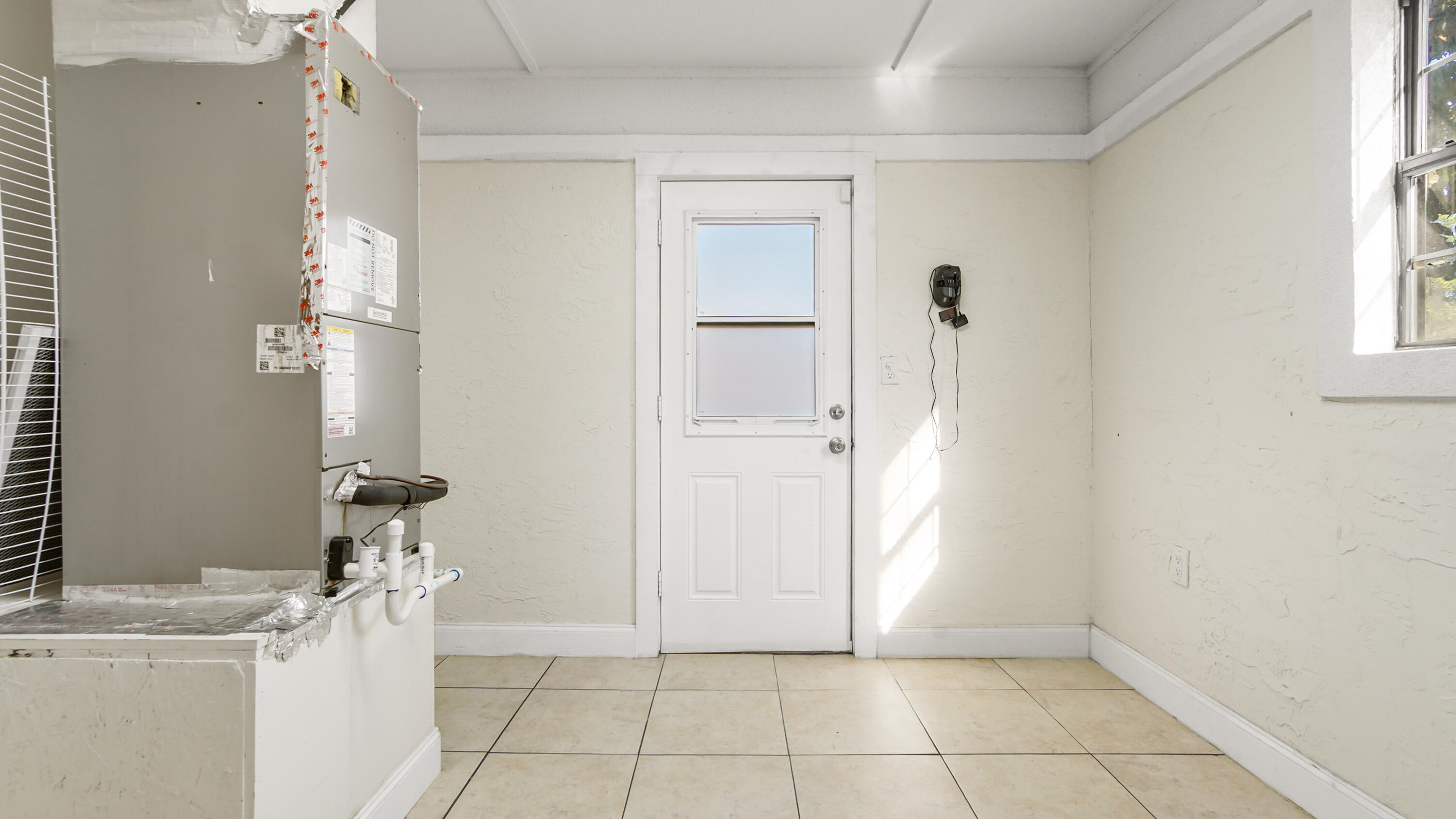 438 East Nursery Road Santa Rosa Beach, FL 32459 - Photo 7 of 28 Laundry
