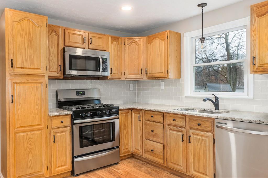 8 New Fitchburg Road Townsend, MA 01474 - Photo 15 of 35