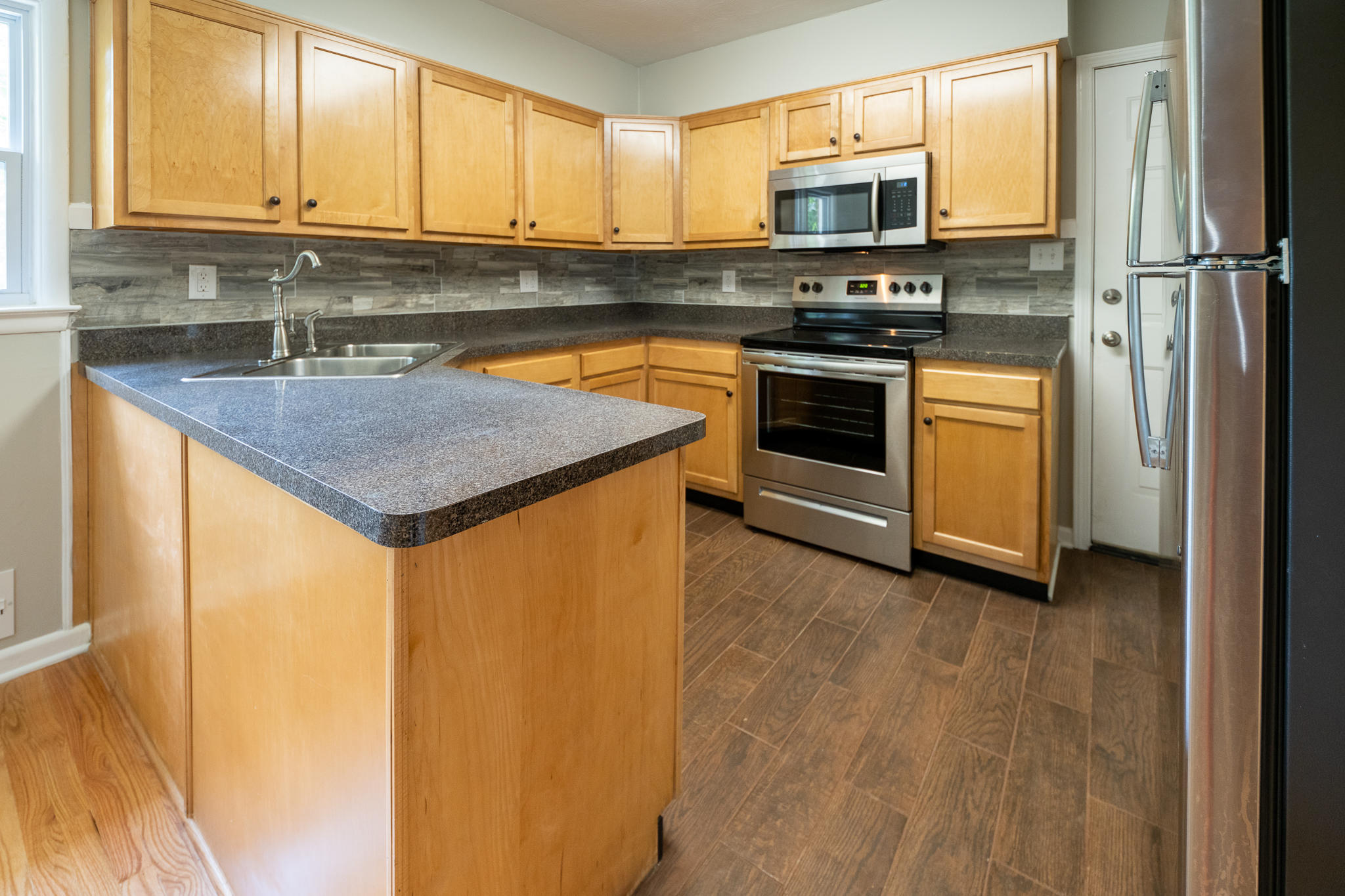 8904 Terry Road Louisville, KY 40258 - Photo 4 of 38 DSC00533-2