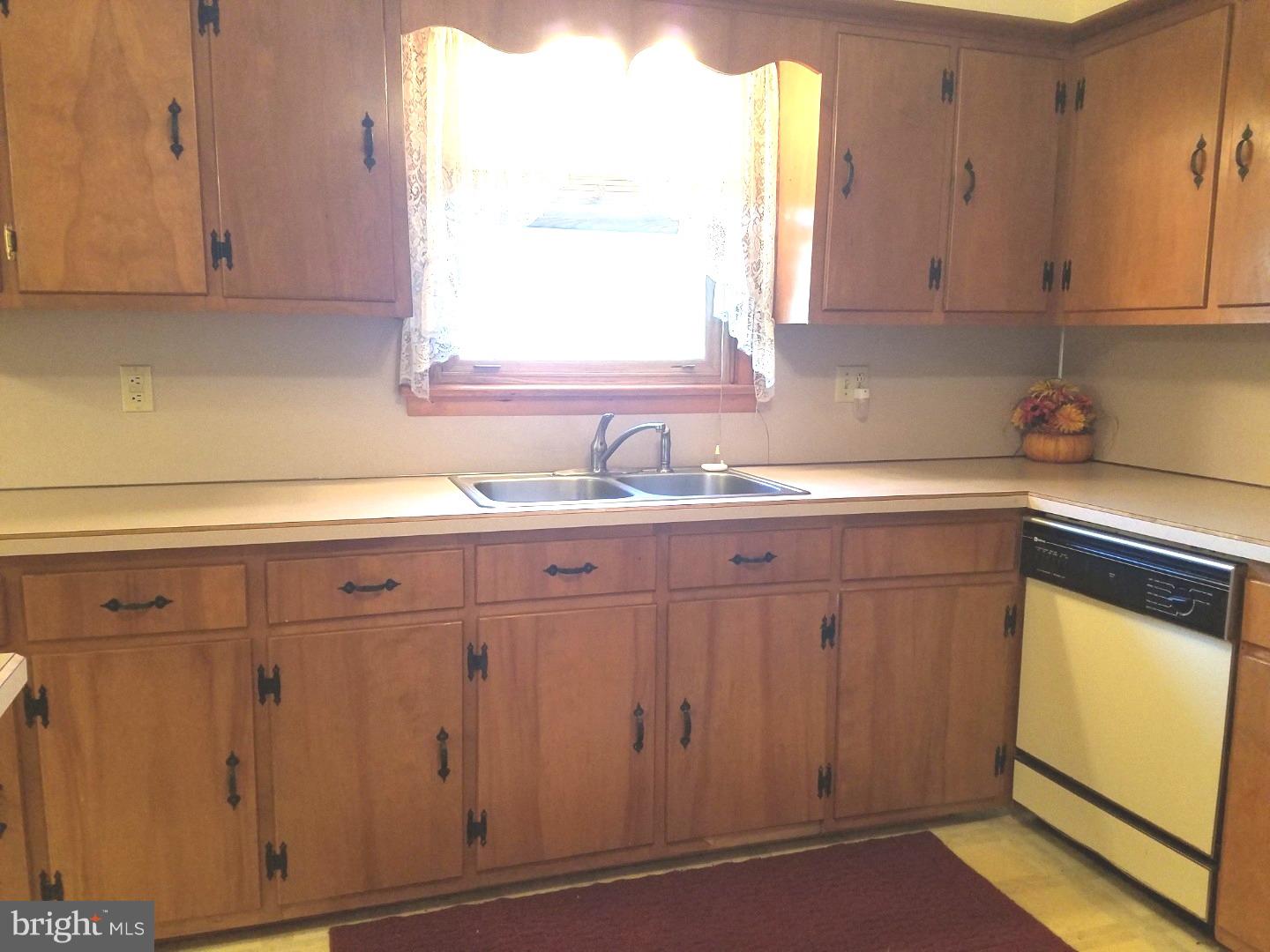 7 Atlantic Road Pennsville, NJ 08070 - Photo 3 of 13 Kitchen