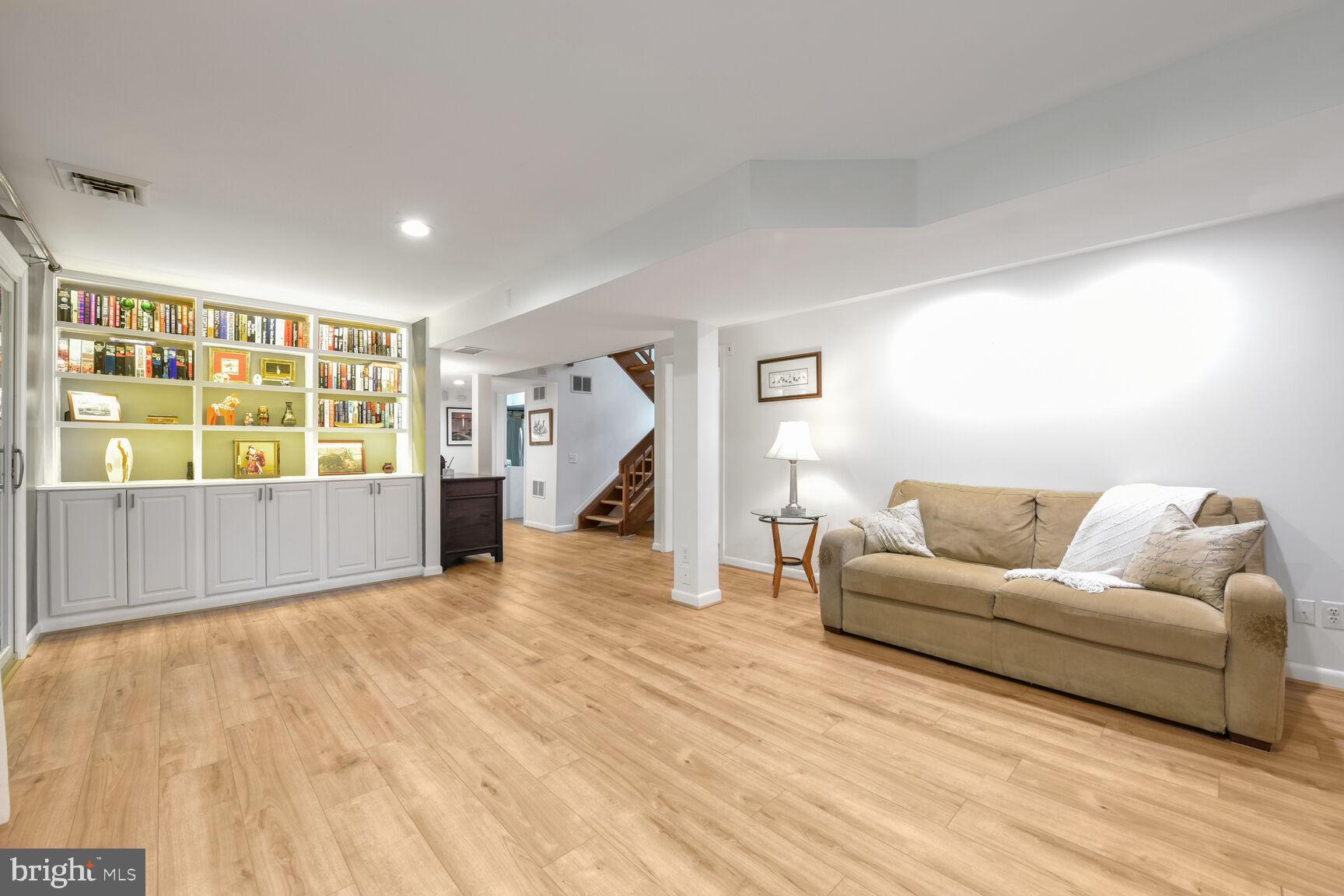 5 Persimmon Court Bethesda, MD 20817 - Photo 23 of 38 Spacious Room with Built-ins