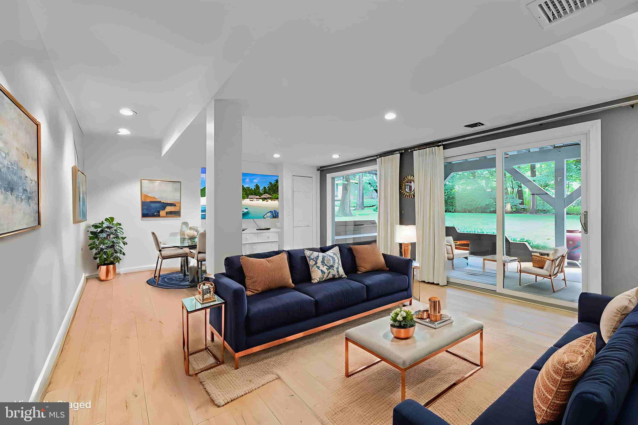 5 Persimmon Court Bethesda, MD 20817 - Photo 25 of 38 Family Room STAGED