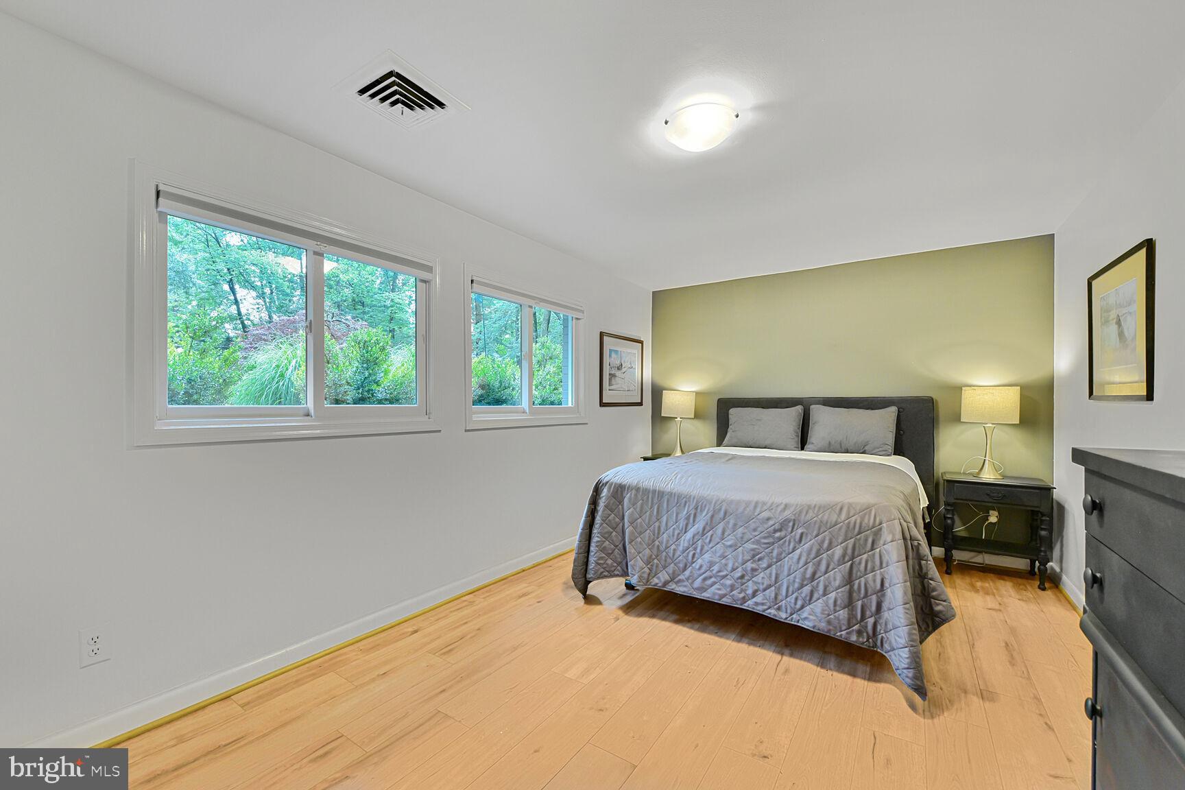 5 Persimmon Court Bethesda, MD 20817 - Photo 27 of 38 3rd Bedroom