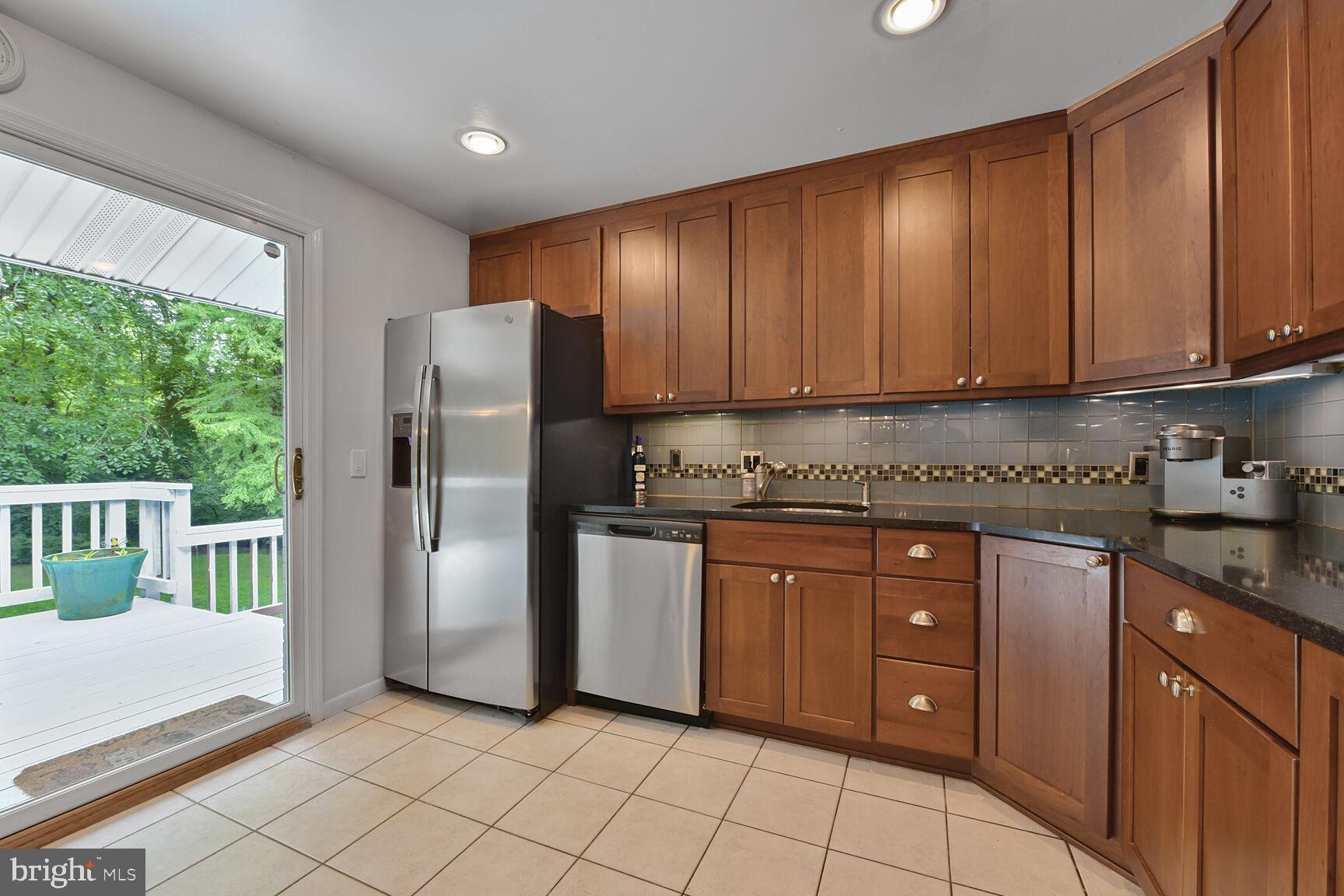 5 Persimmon Court Bethesda, MD 20817 - Photo 8 of 38 Kitchen