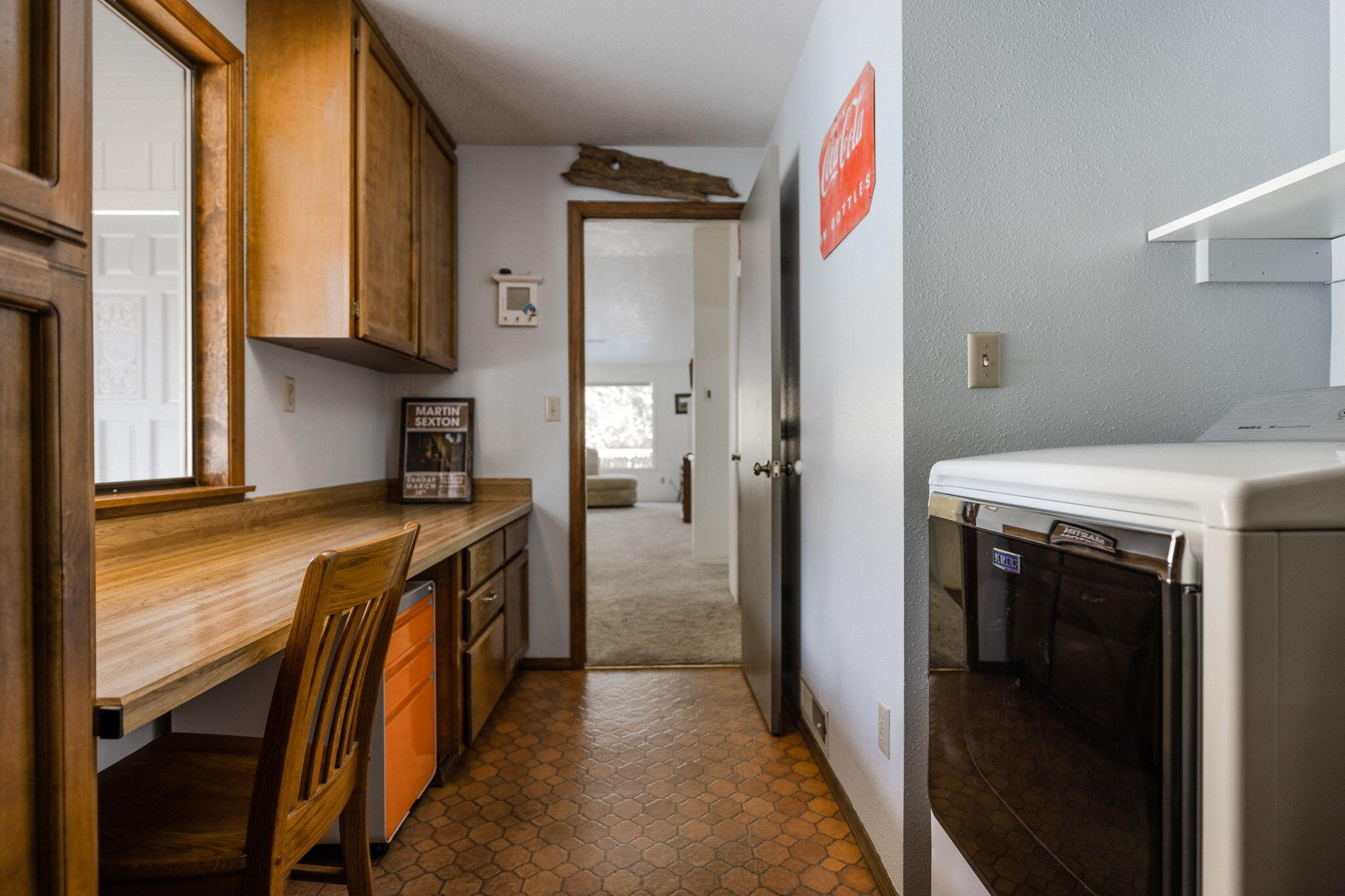 20482 Whistle Punk Road Bend, OR 97702 - Photo 20 of 33 Laundry Room, Mud Room, Built in Desk