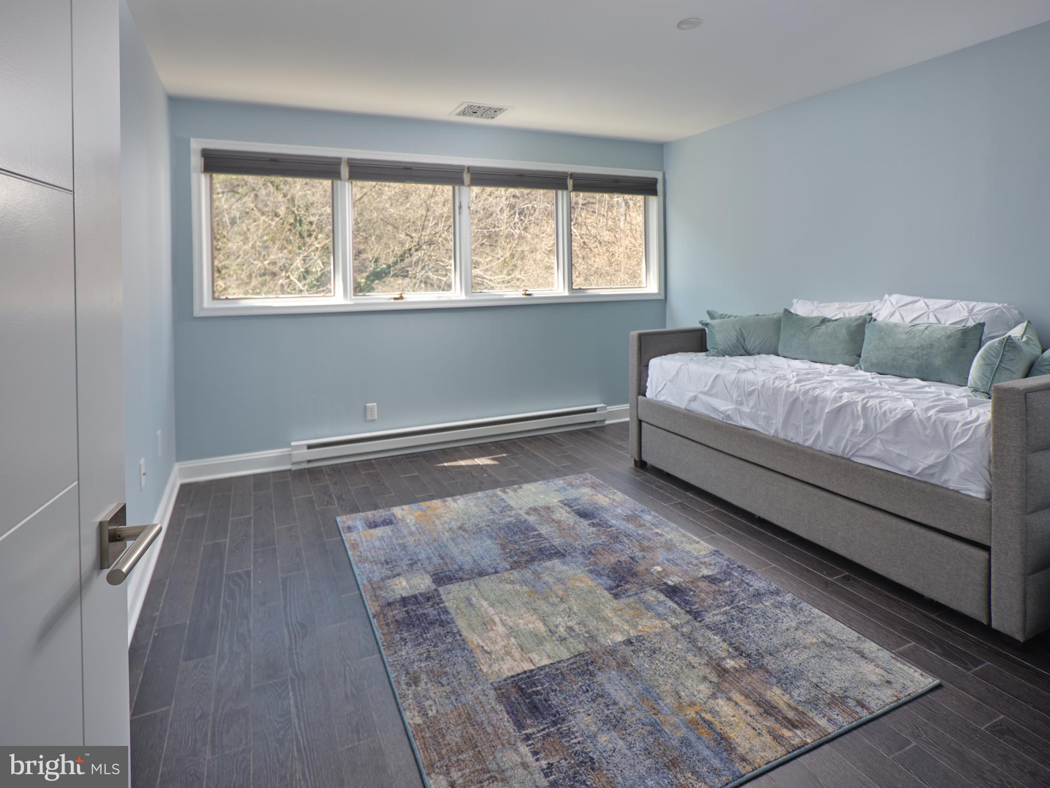 350 River Road, Unit D5 New Hope, PA 18938 - Photo 17 of 24 Guest room