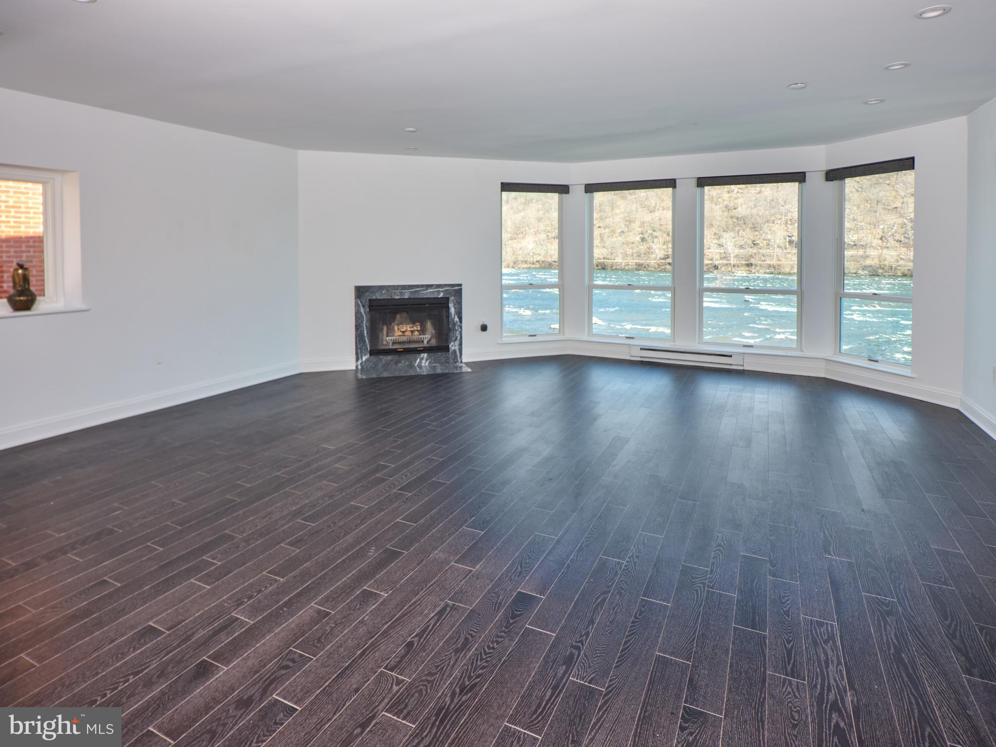 350 River Road, Unit D5 New Hope, PA 18938 - Photo 7 of 24 Living room with fireplace
