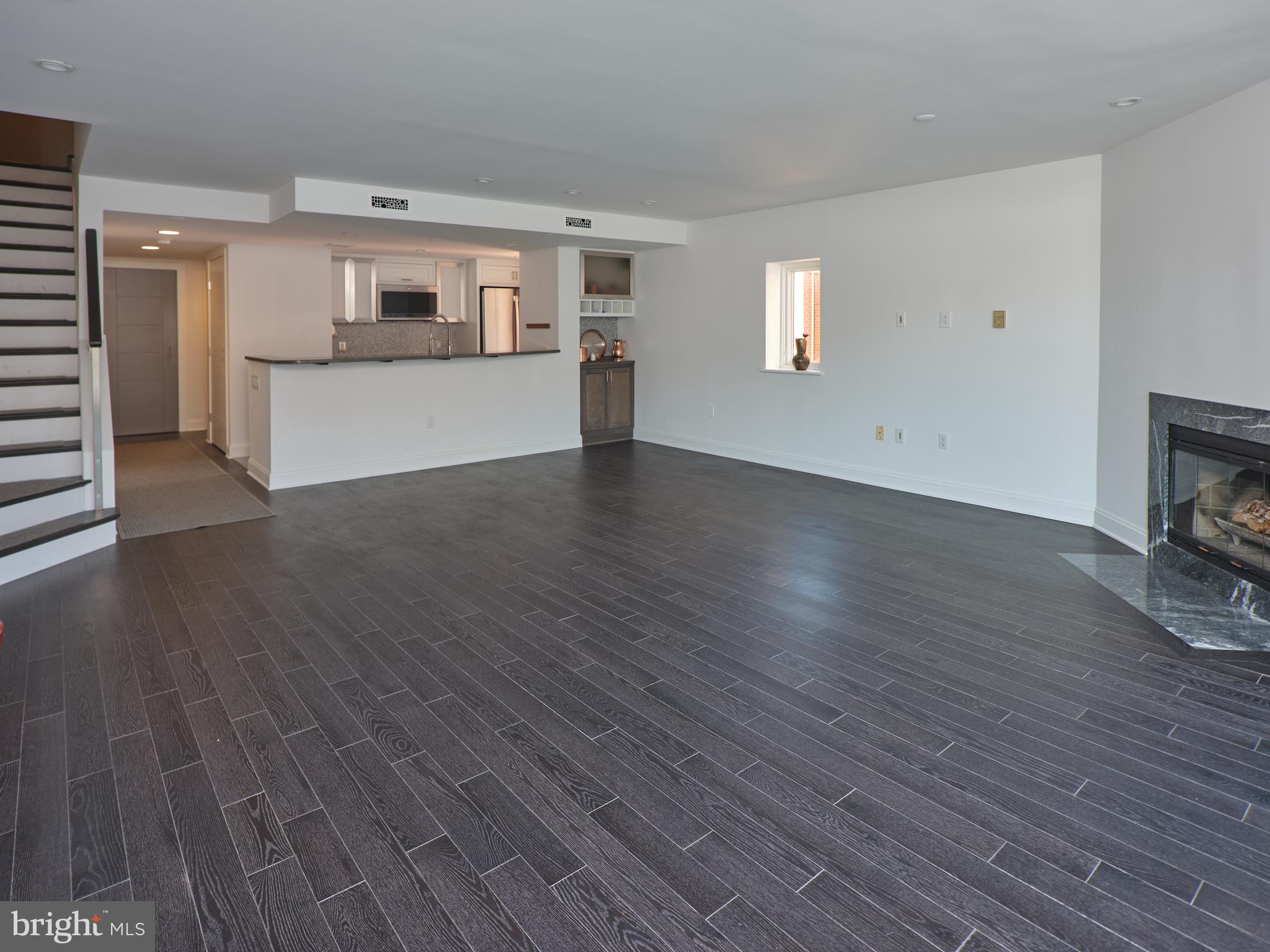 350 River Road, Unit D5 New Hope, PA 18938 - Photo 10 of 24 Built in bar to right of peninsula