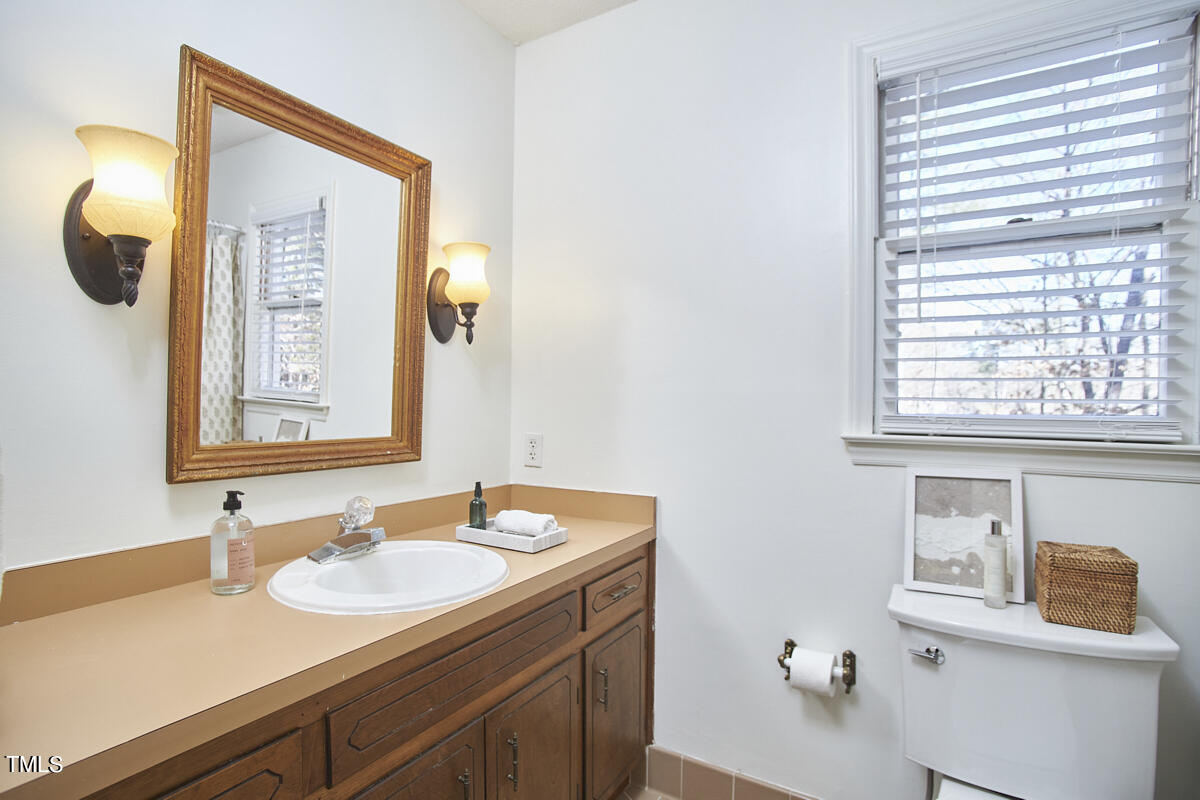 7424 Old Fox Trail Raleigh, NC 27613 - Photo 28 of 34 053