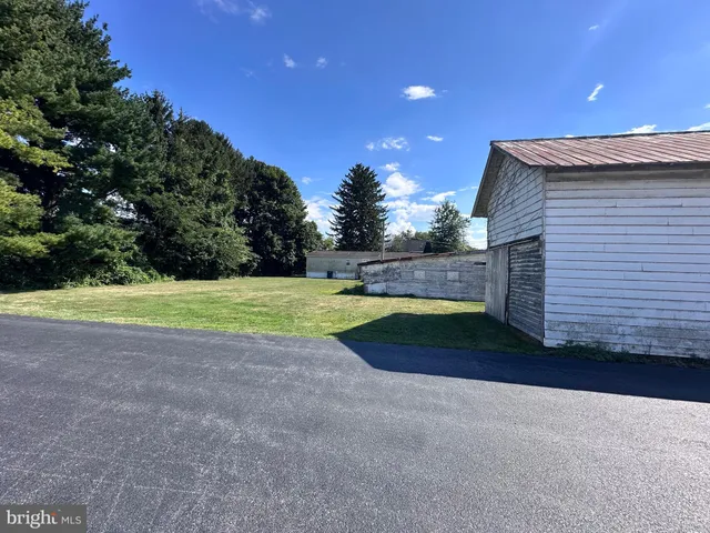 $209,900 | 27 East Broadway, Etters, PA 17319