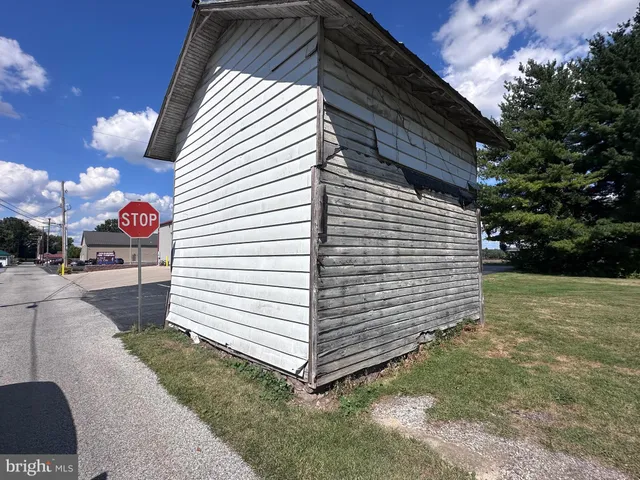 $209,900 | 27 East Broadway, Etters, PA 17319